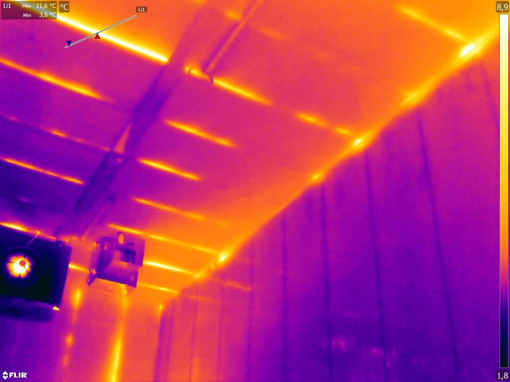 Termografía mostrando los puentes térmicos provocados por la estructura del cerramiento