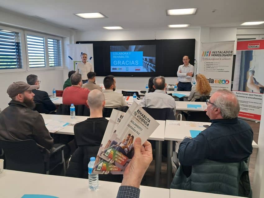Colabora y Rehabilita Jornada técnica del proyecto Colabora y Rehabilita con instaladores de aislamiento y ventanas