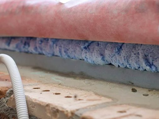Flexifoam de SOUDAL, espuma PU expansiva paraun sellado hermético en puertas y ventanas